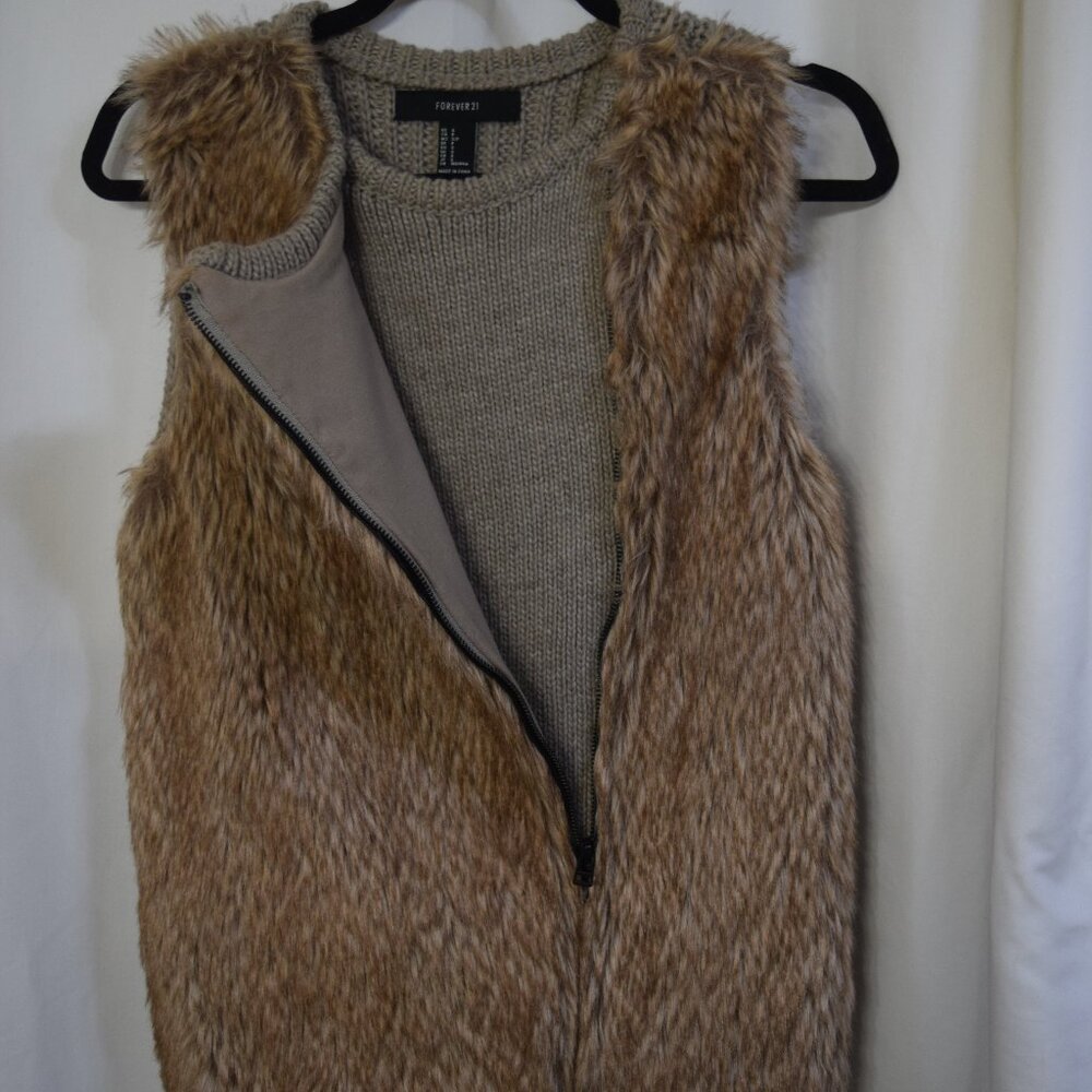Forever 21 faux fur sweater vest, size small